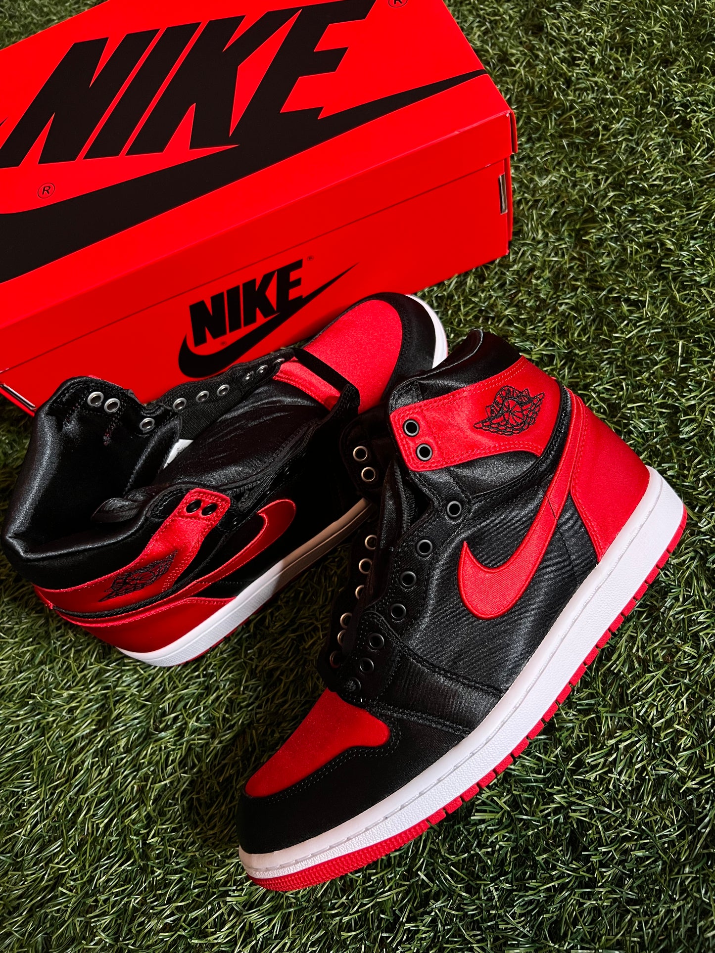 Jordan Retro 1 High Satin Bred