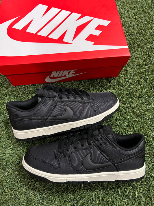 Nike Dunk Low Black Canvas