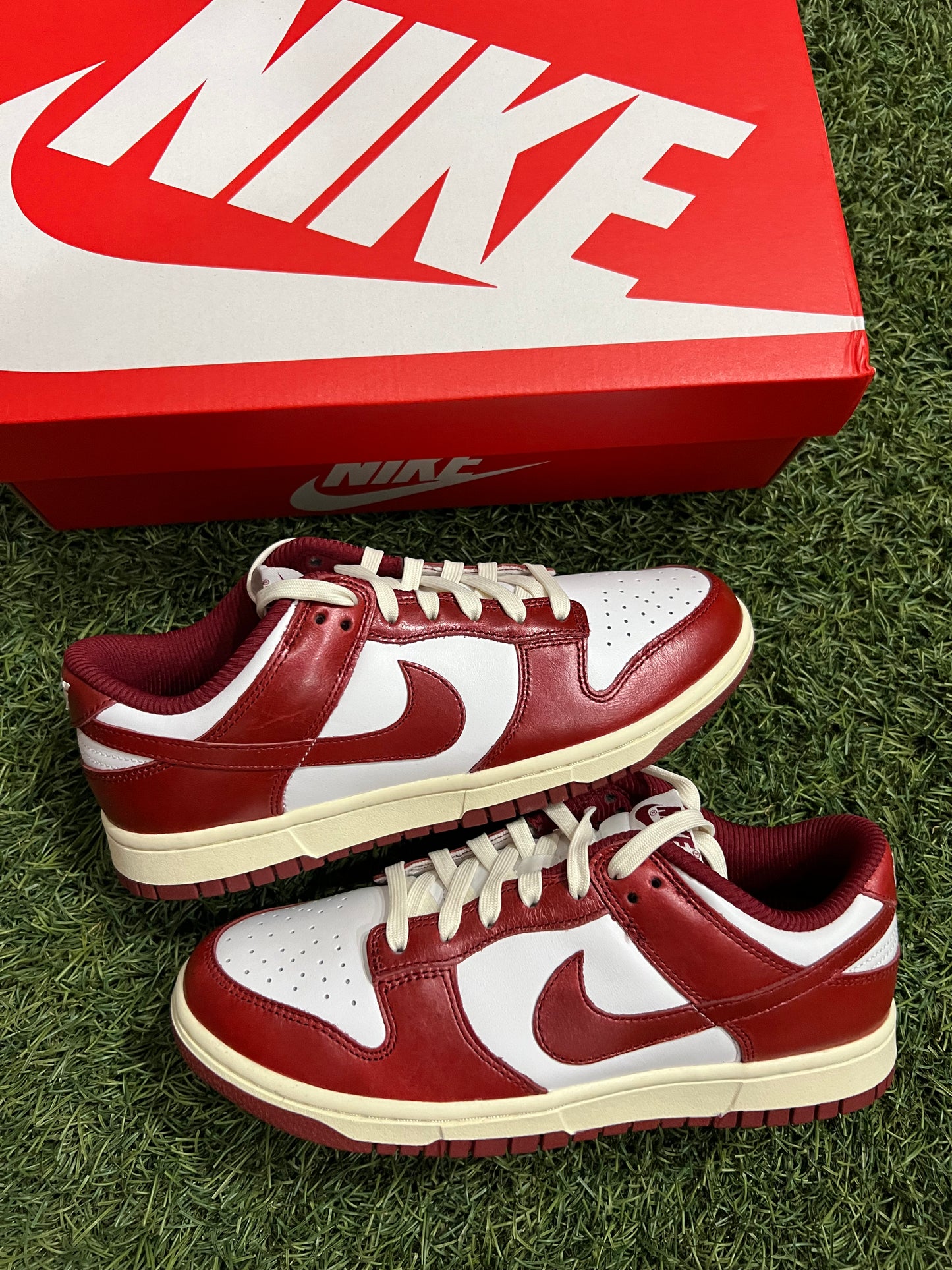 Nike Dunk Low PRM Team red