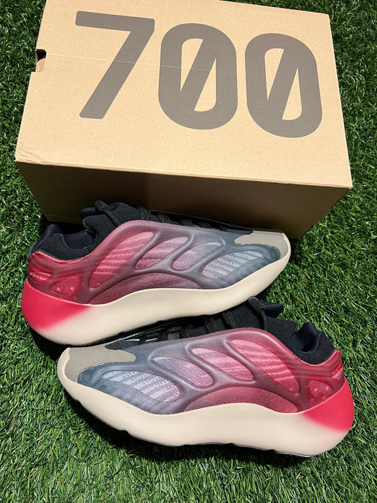 Yeezy 700 v3 Fade Carbon